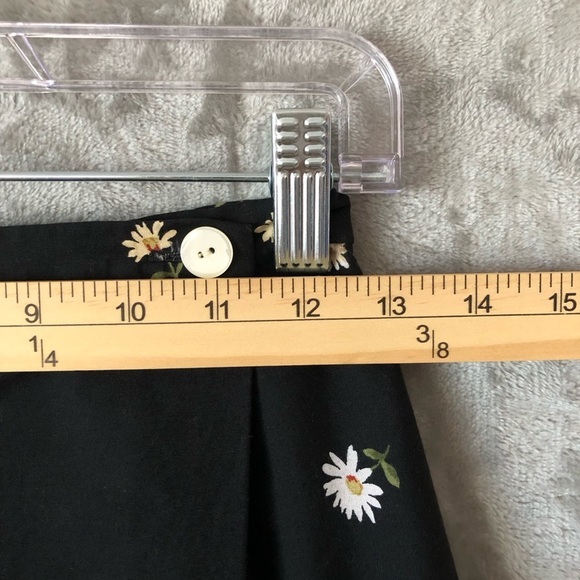 Vintage Floral Wrap Midi Skirt Size 2 Made in USA Summer Breeches - Picture 11 of 12